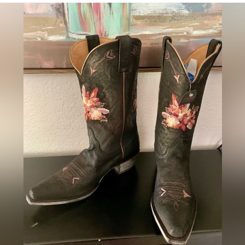 Shyanne Black Heeled Boots with Floral Embroidery - Picture 10 of 11